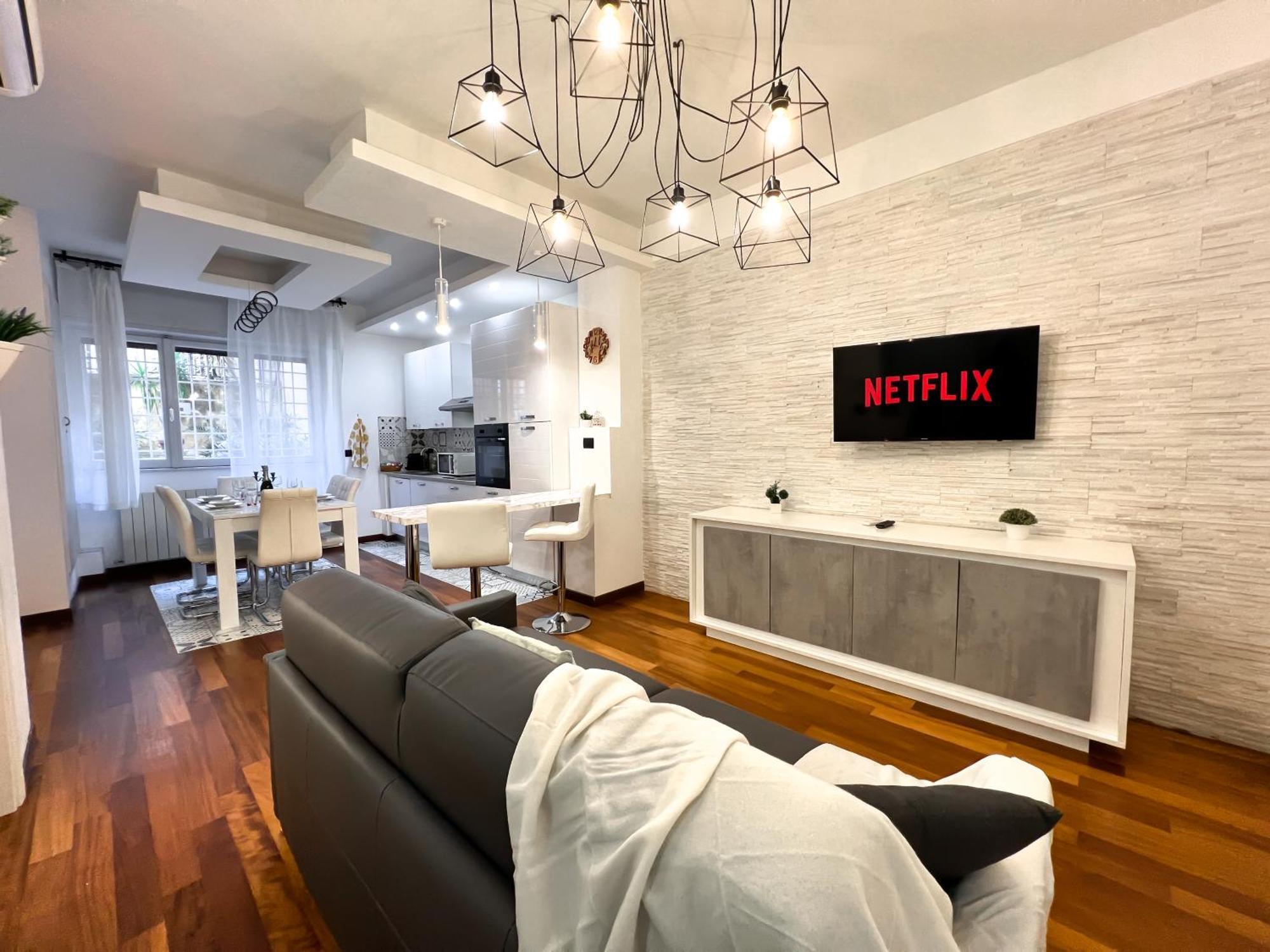 Lägenhet Unique House - 3 Bedrooms & 2 Bathrooms With 4 Beds - 100 Meters To The Metro A *