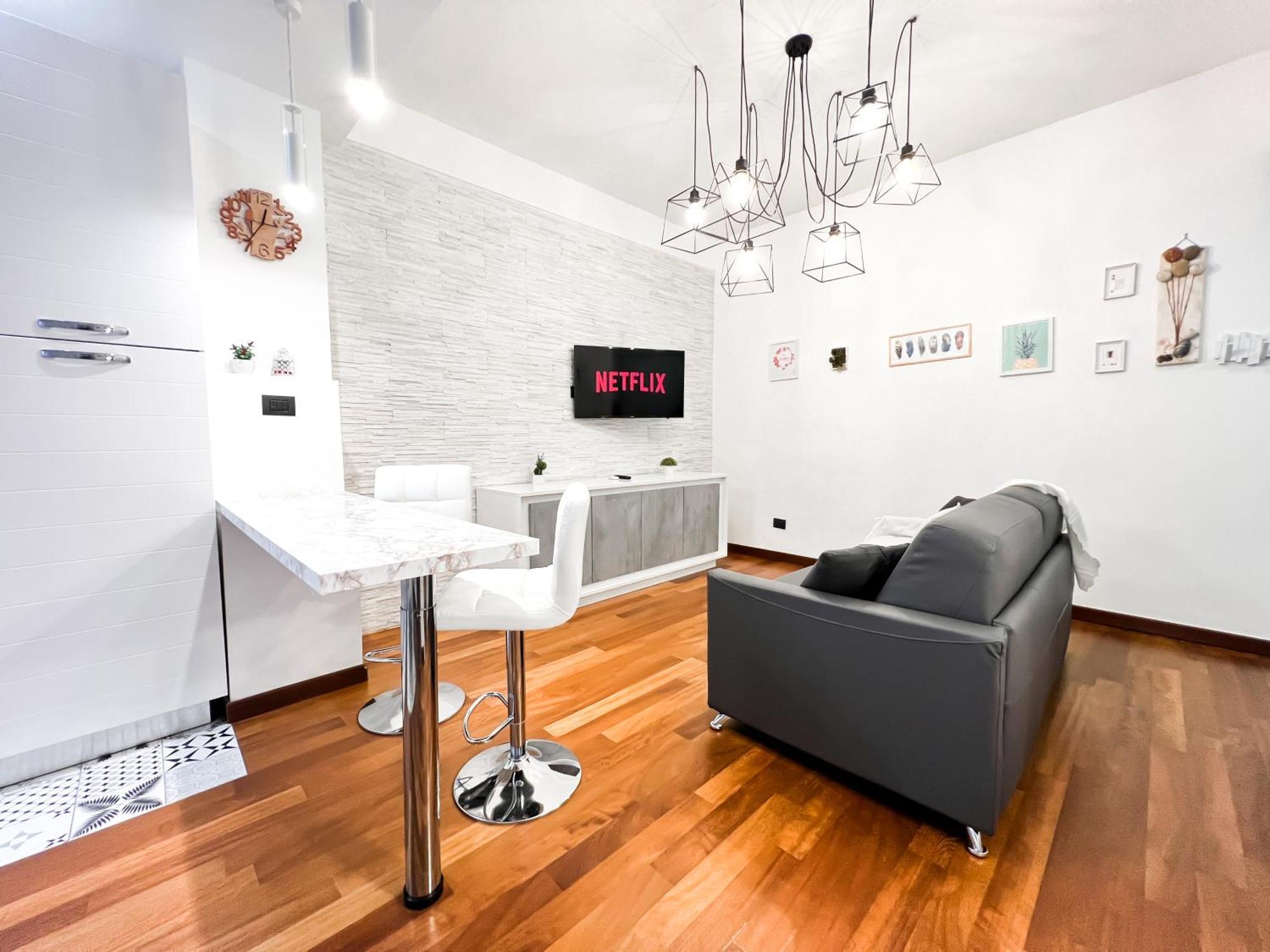 Lägenhet Unique House - 3 Bedrooms & 2 Bathrooms With 4 Beds - 100 Meters To The Metro A *